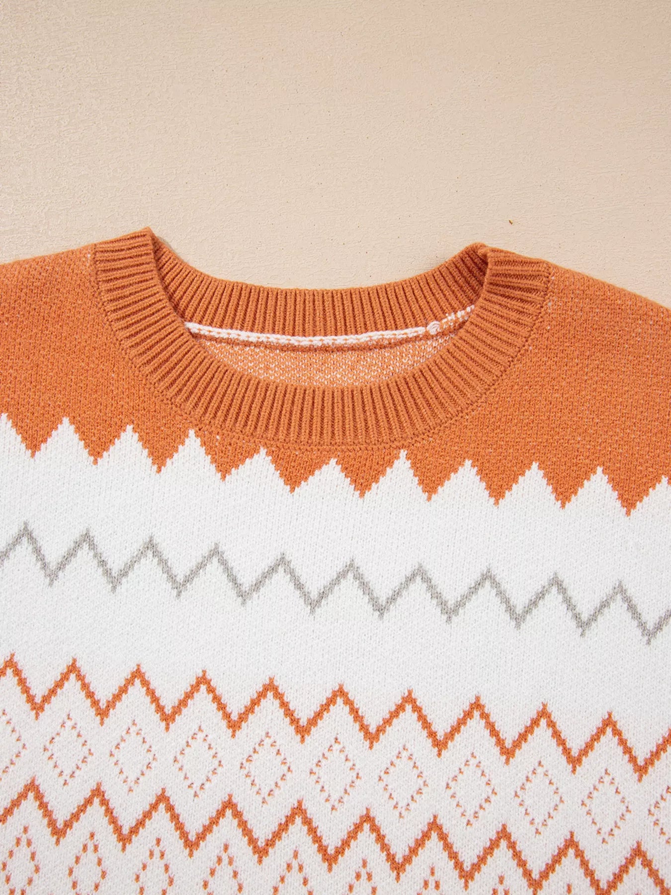 Zigzag Geometric Pattern Round Neck Sweater