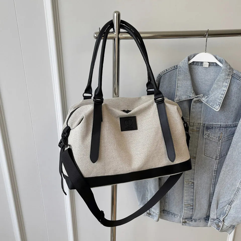 Contrast Travel Bag Trendsi