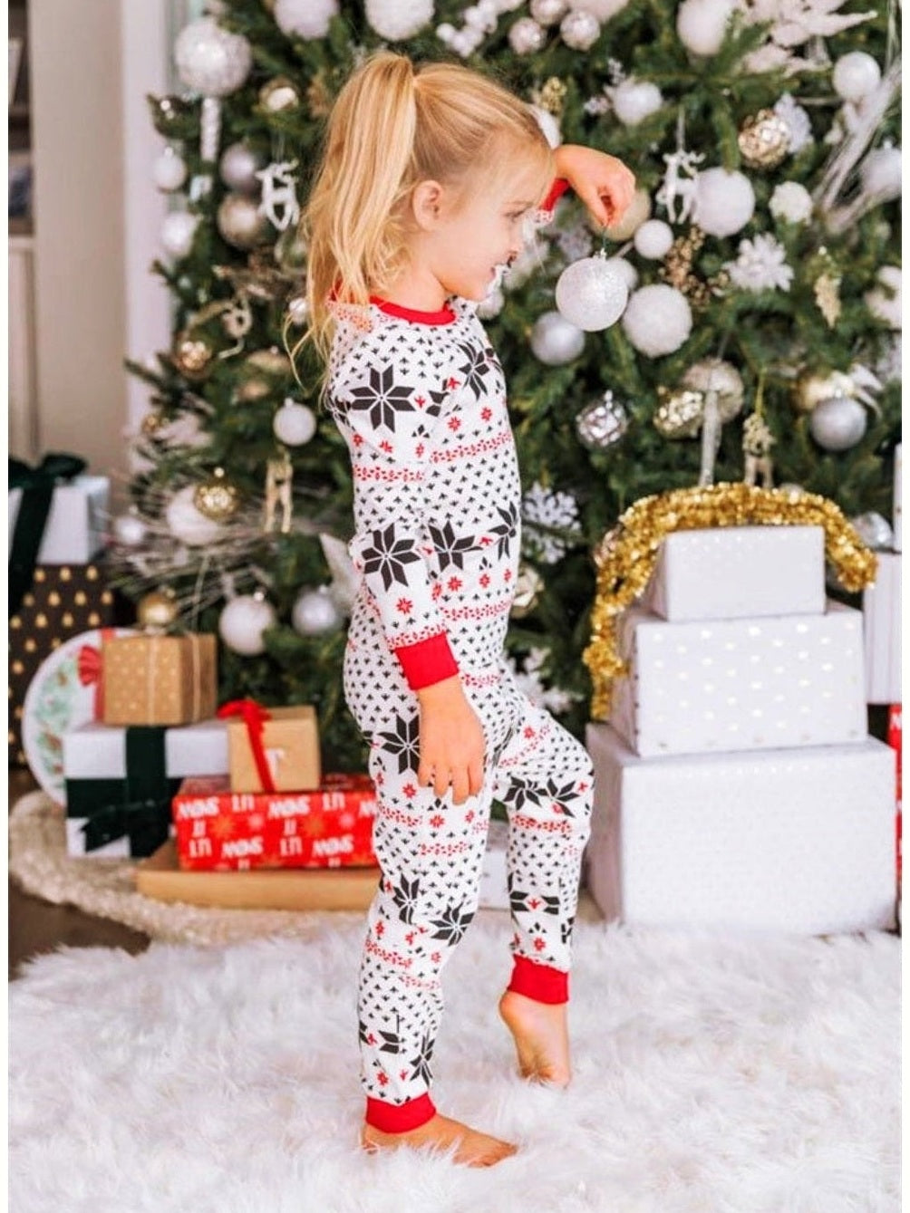 Snowflake Pattern Top and Pants Set