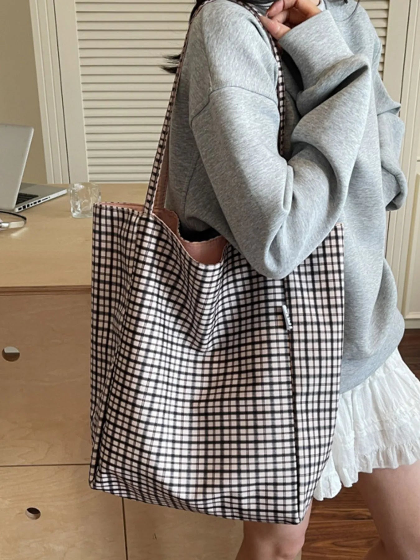 Plaid Pattern Tote Bag Trendsi