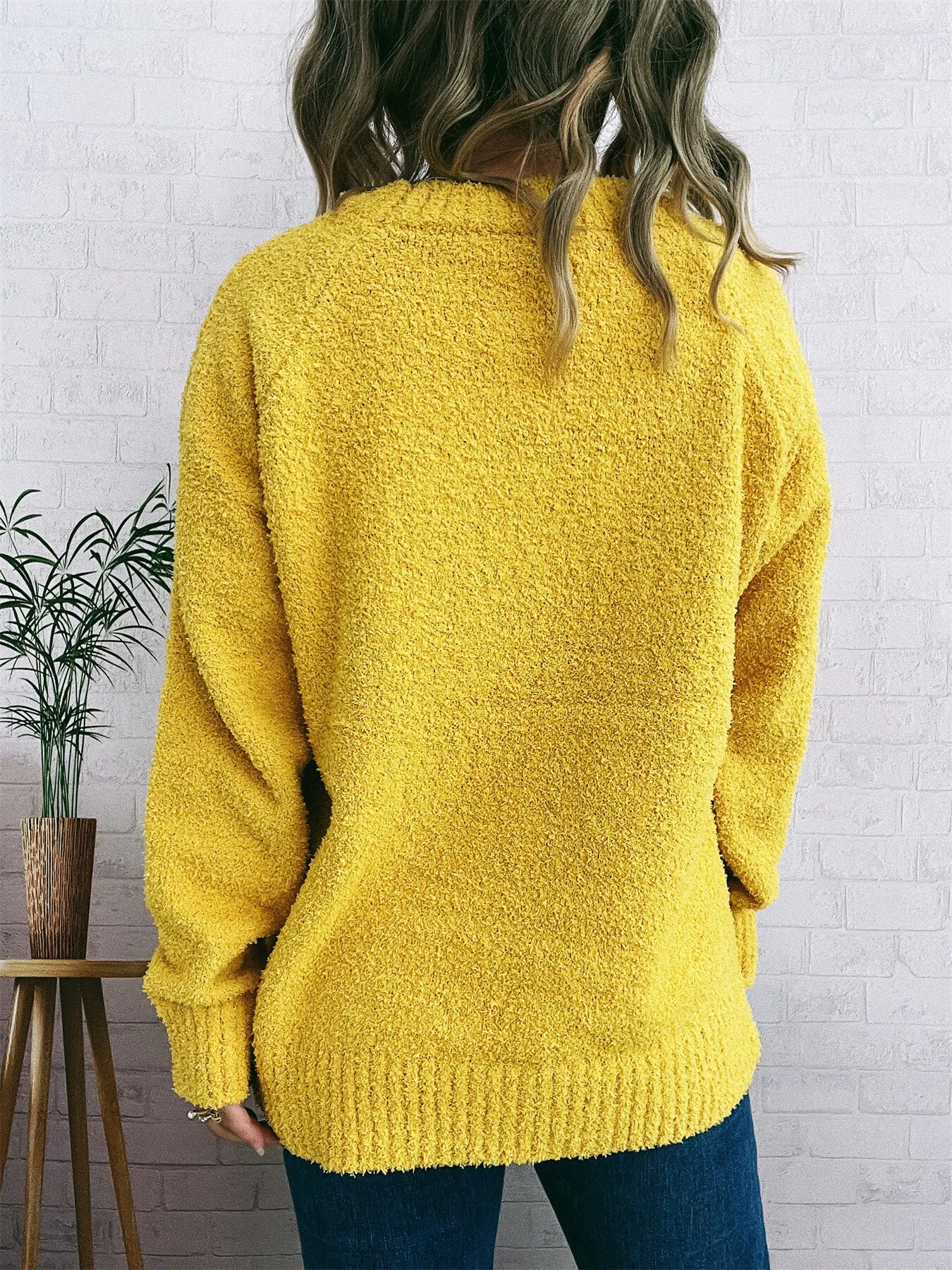 Round Neck Raglan Sleeve Sweater