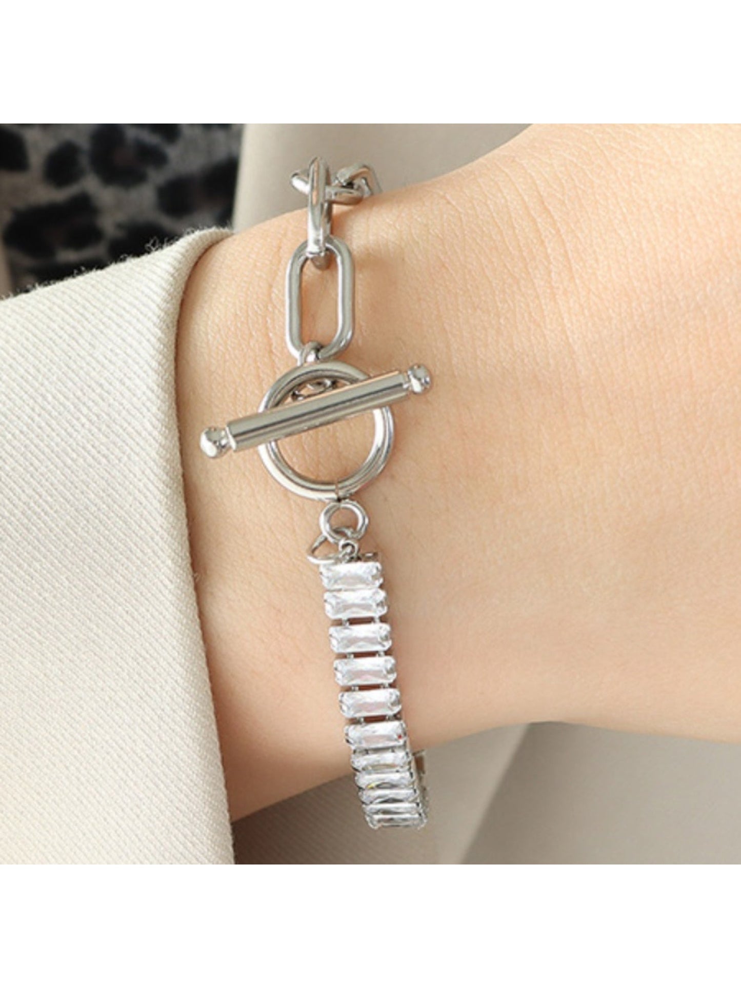 Zircon Titanium Steel Closure Bracelet