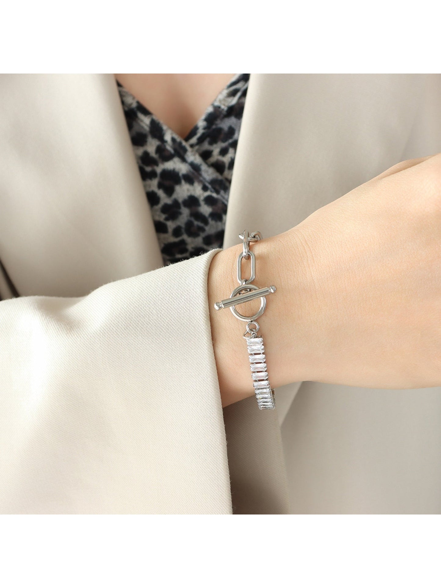 Zircon Titanium Steel Closure Bracelet