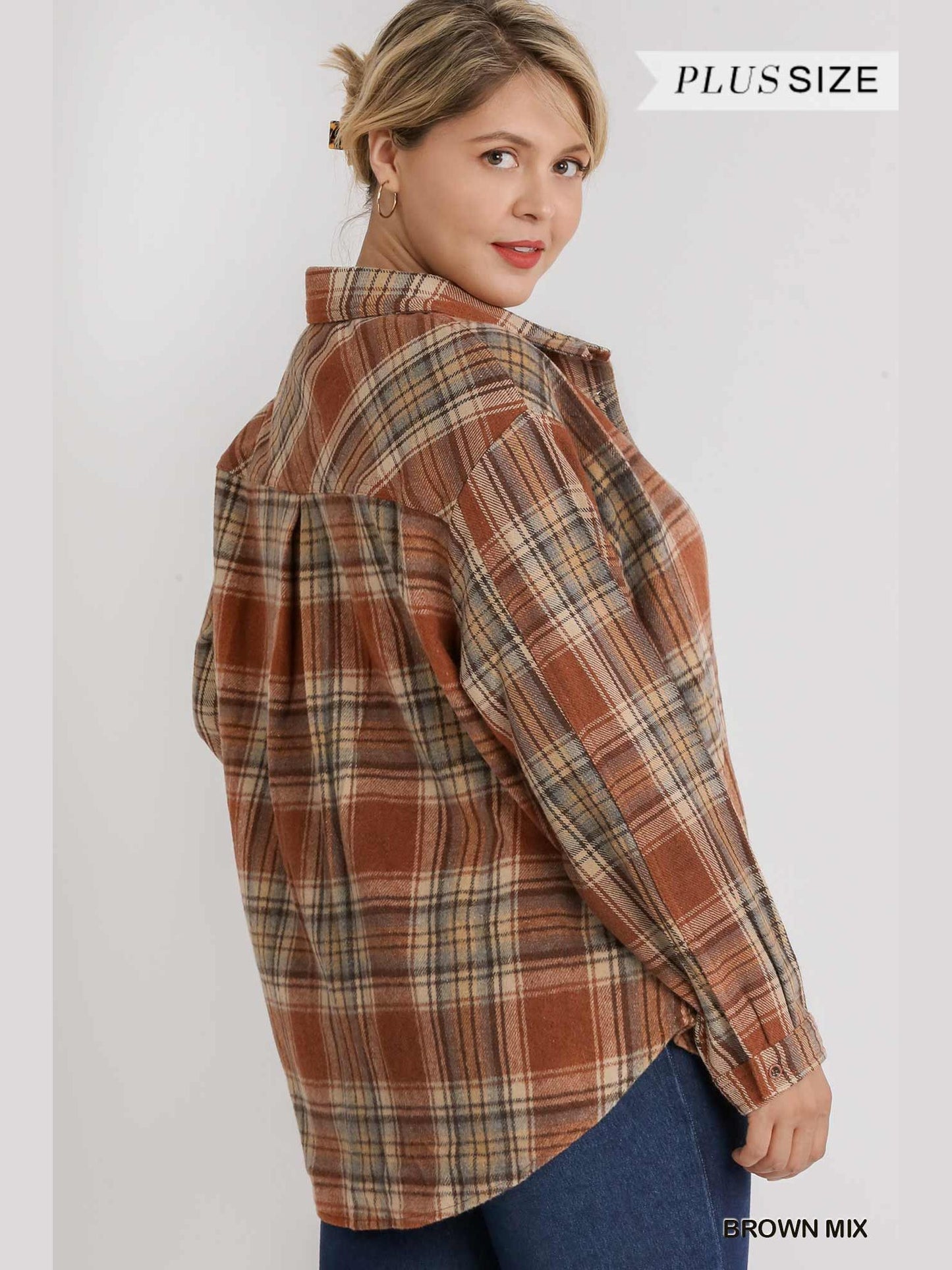 Women Plaid Collar Button Down Overshirt With Front Pockets