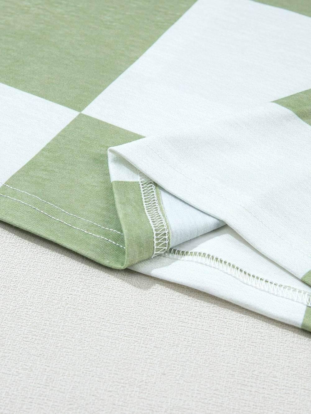 Checkered Round Neck Lantern Sleeve Top