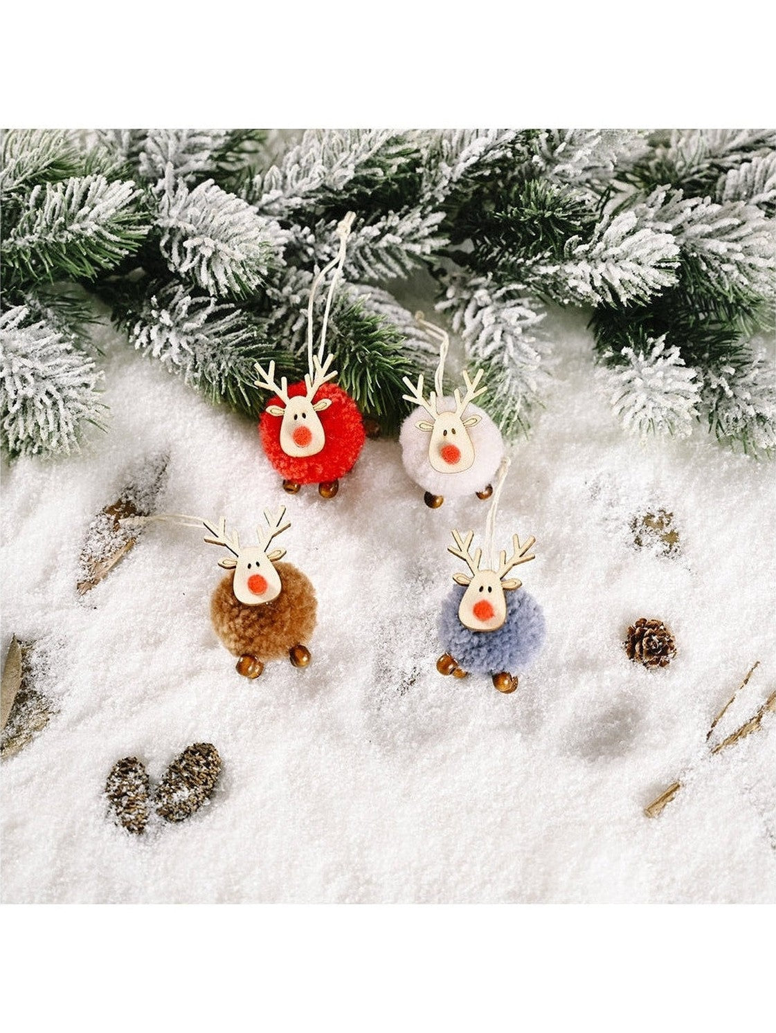 4-Piece Reindeer Hanging Widgets