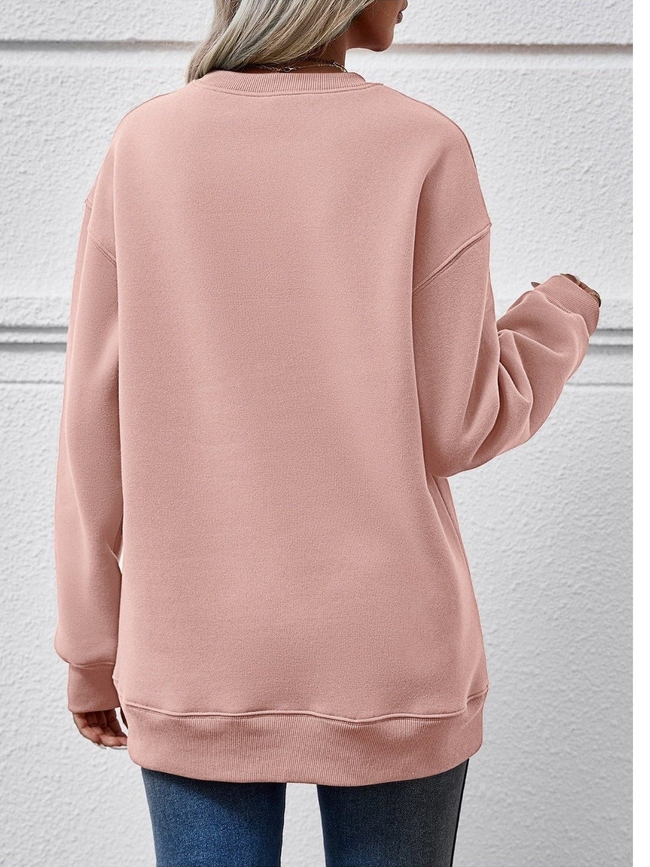 CHRISTMAS Graphic Round Neck Sweatshirt