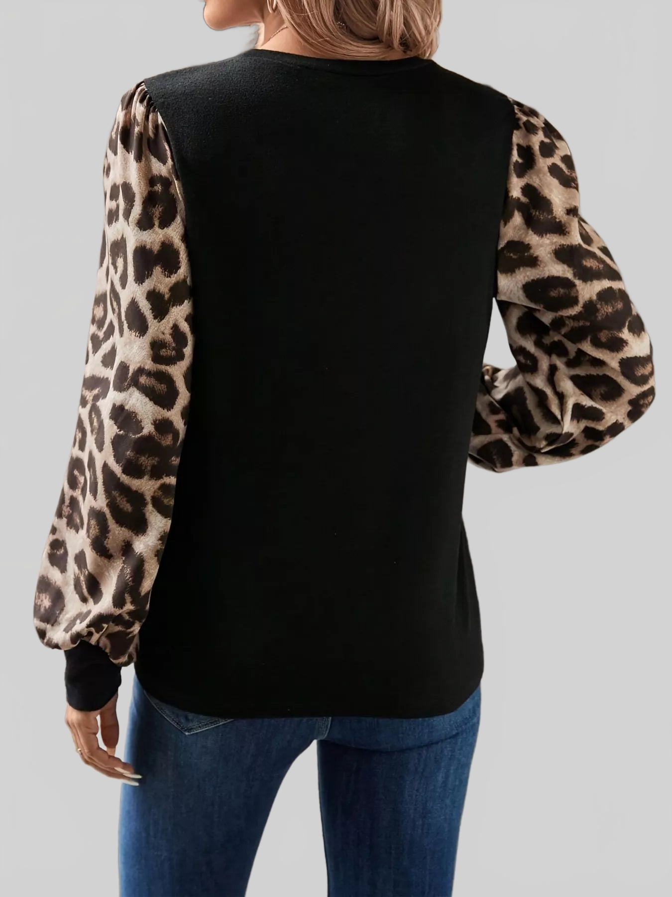 Leopard Long Sleeve Round Neck T-Shirt nicholesgifts