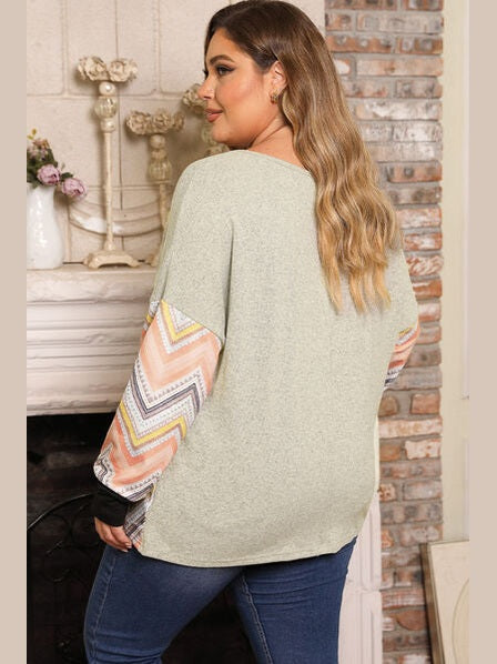 Plus Size Women Exposed Seam Print Long Sleeve T-Shirt