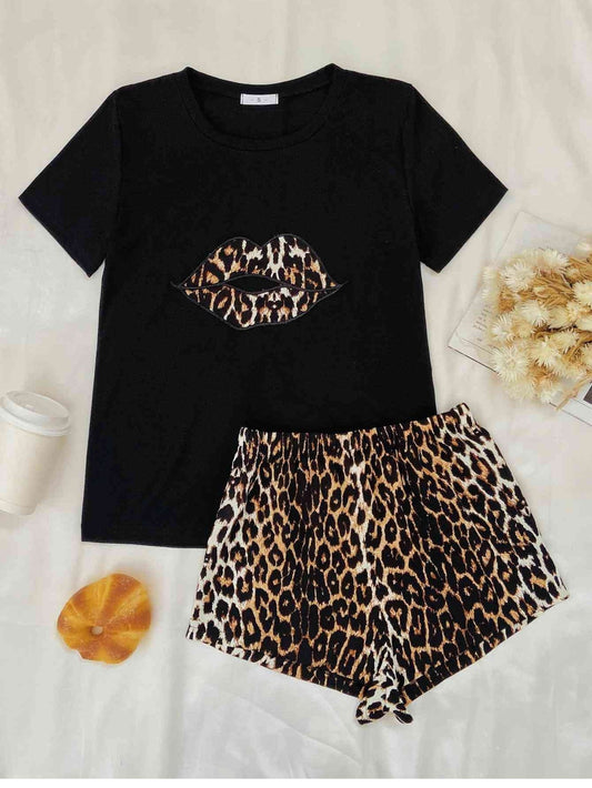 Women Leopard Lip Graphic Top and Shorts Lounge Set