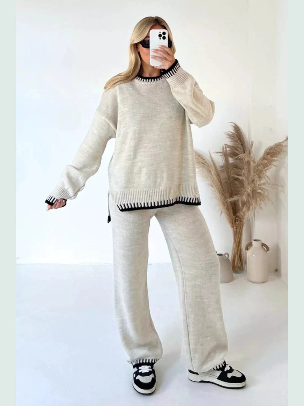 Contrast Trim Round Neck Top and Pants Sweater Set nicholesgifts