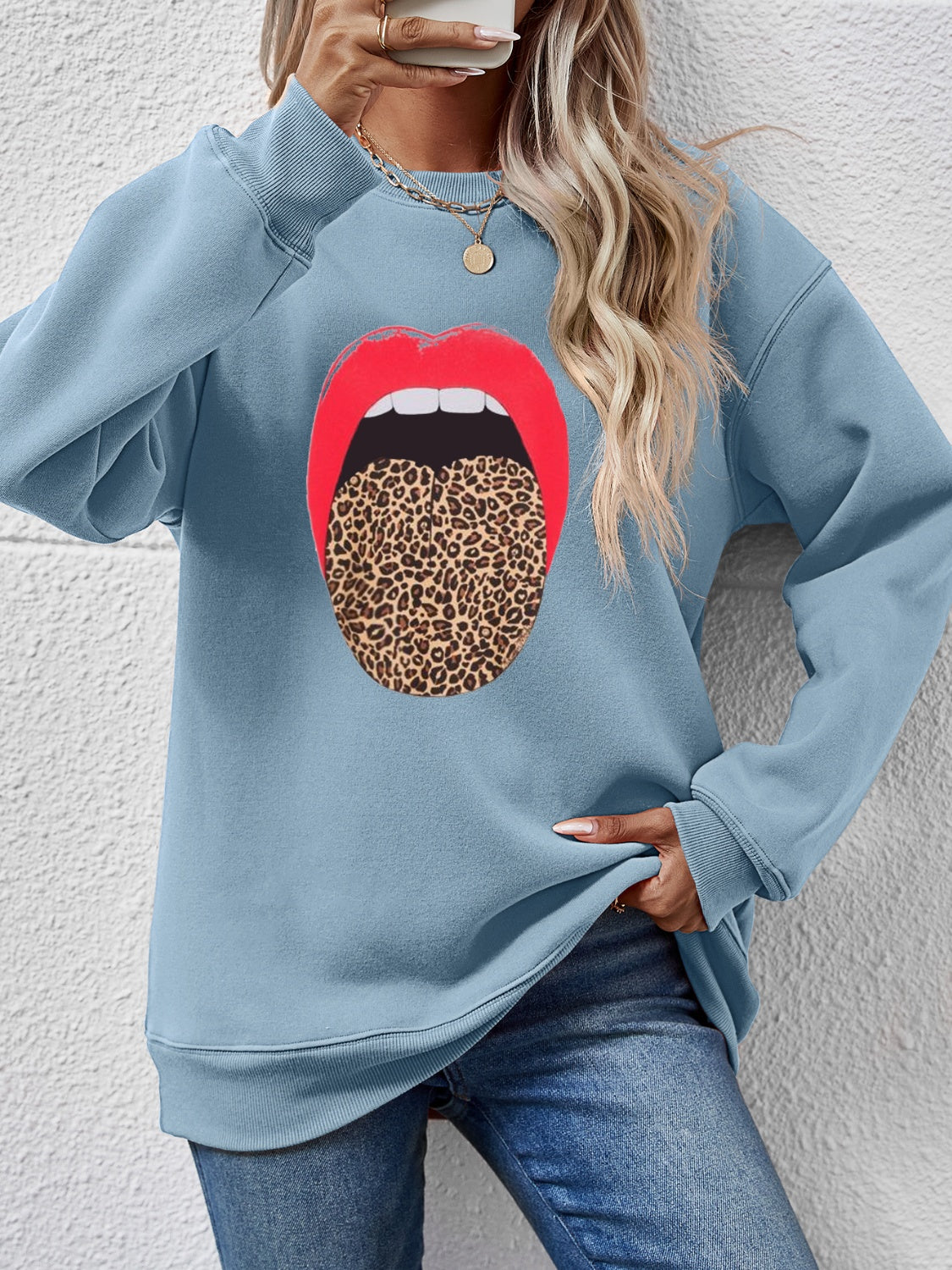 Leopard Lip Graphic Round Neck Sweatshirt nicholesgifts