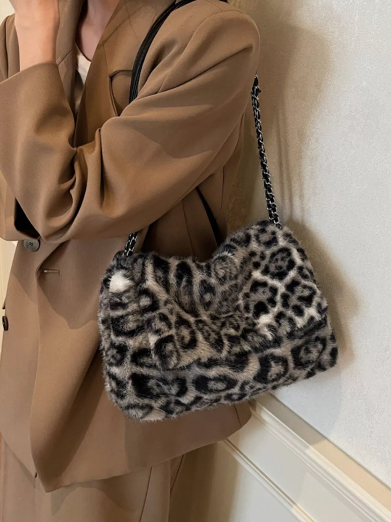 Leopard Plush Shoulder Bag nicholesgifts