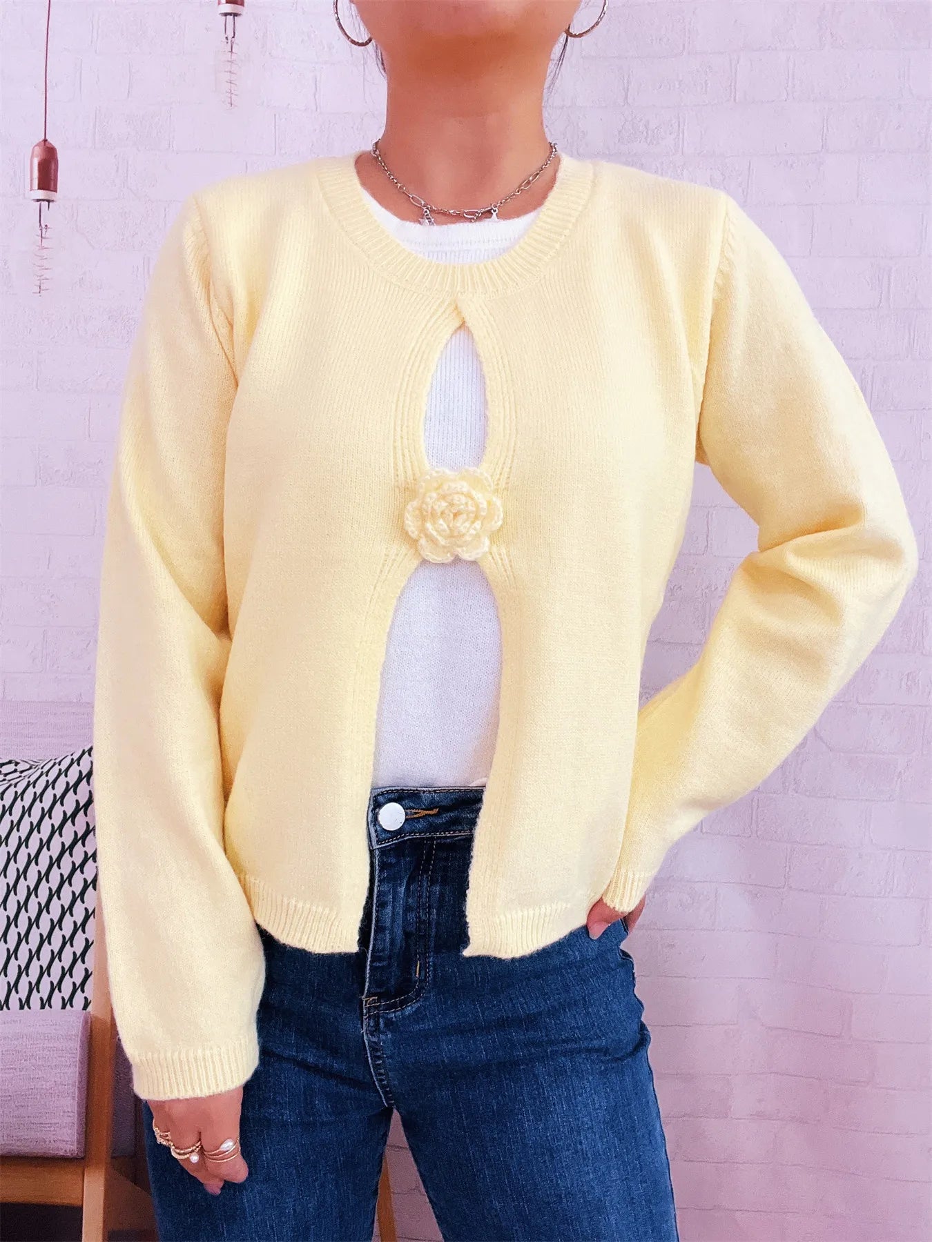 Flower Contrast Round Neck Sweater
