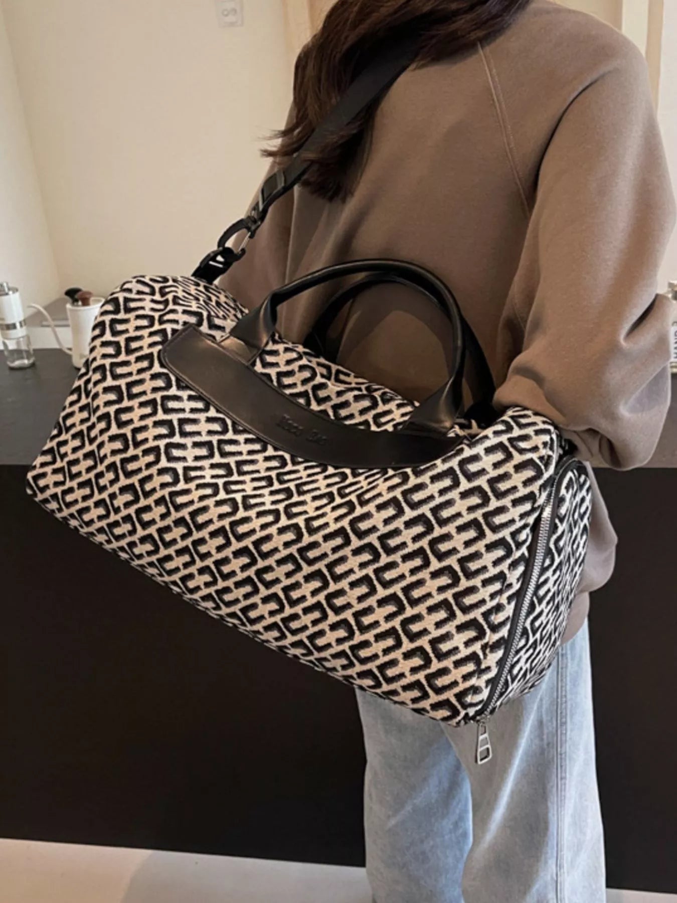 Geometric Pattern Travel Bag Trendsi