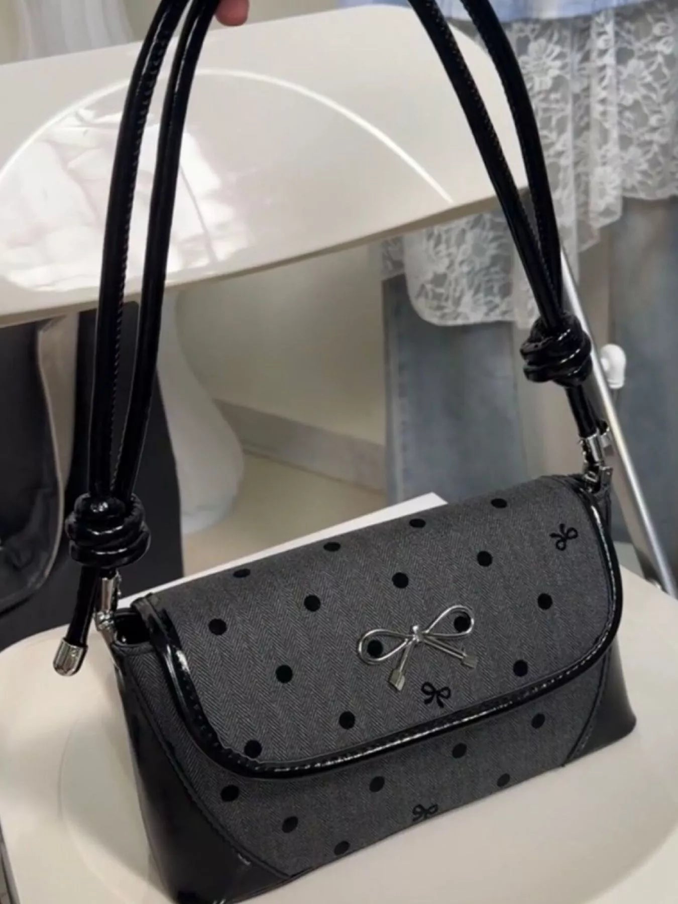 Bow Decor Flap Shoulder Bag nicholesgifts