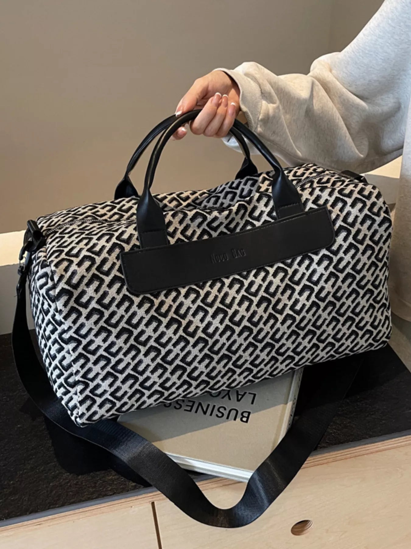 Geometric Pattern Travel Bag Trendsi