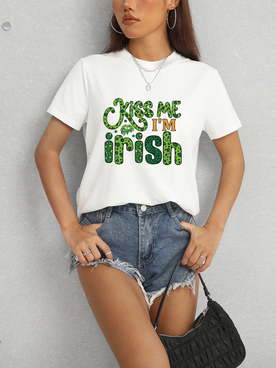 KISS ME I'M IRISH Round Neck T-Shirt nicholesgifts