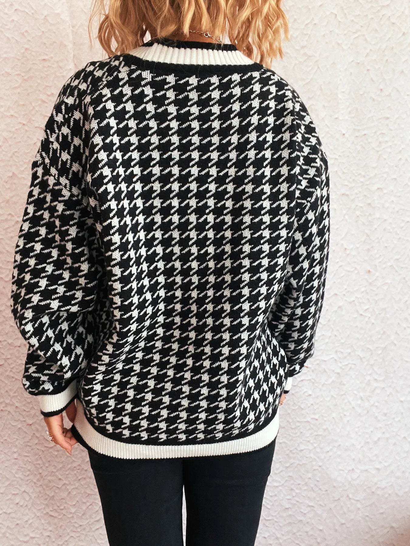 Houndstooth Pattern V-Neck Button-Up Cardigan