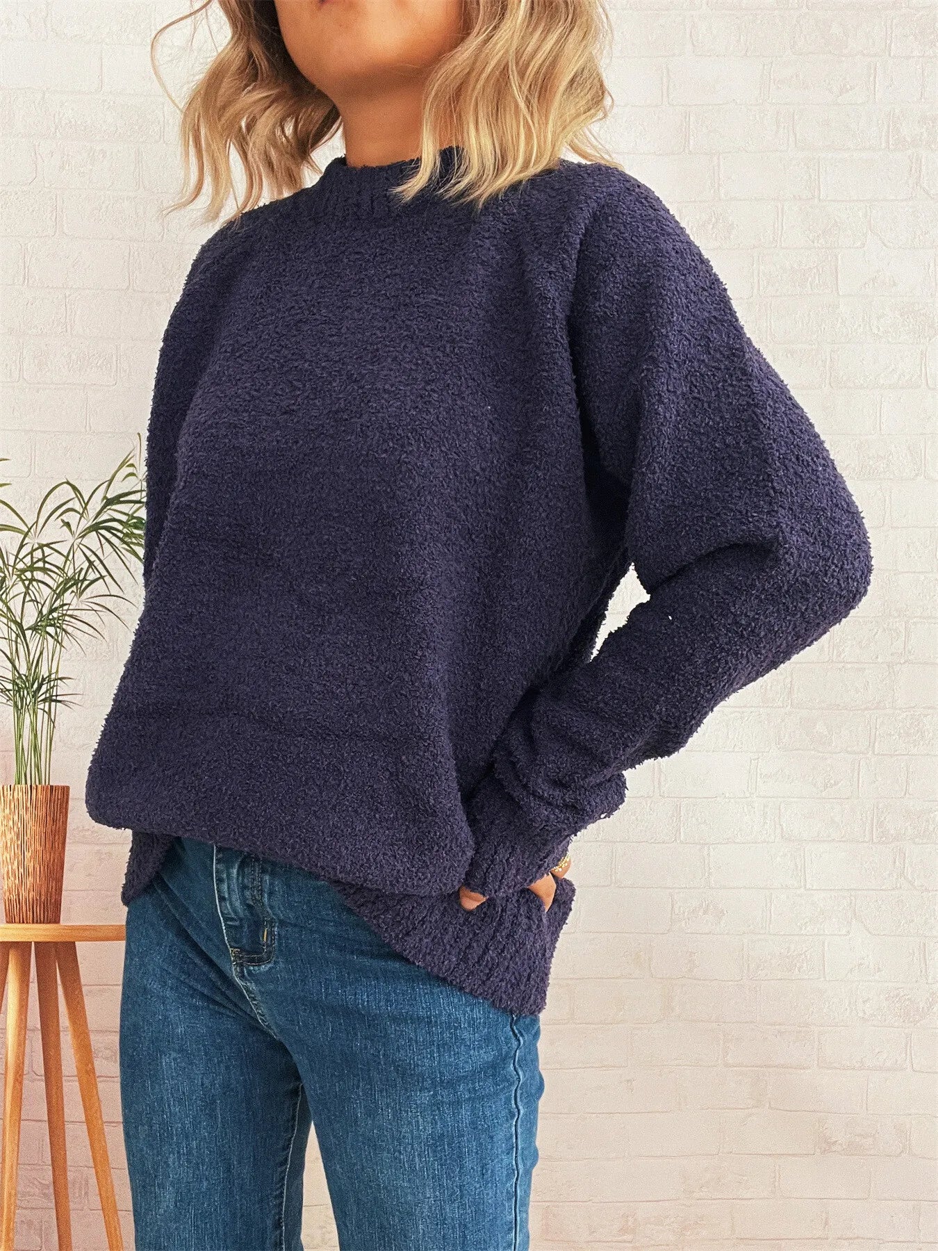 Round Neck Raglan Sleeve Sweater