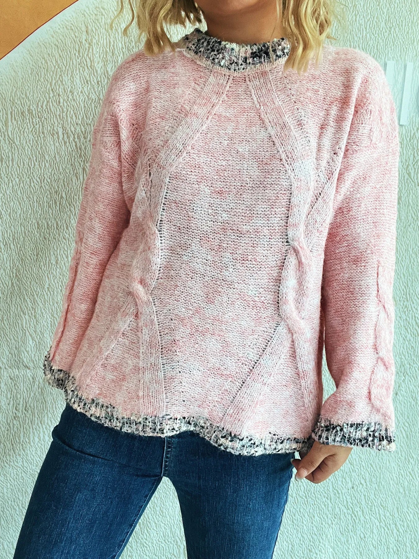 Women Contrast Trim Detail Round Neck Sweater