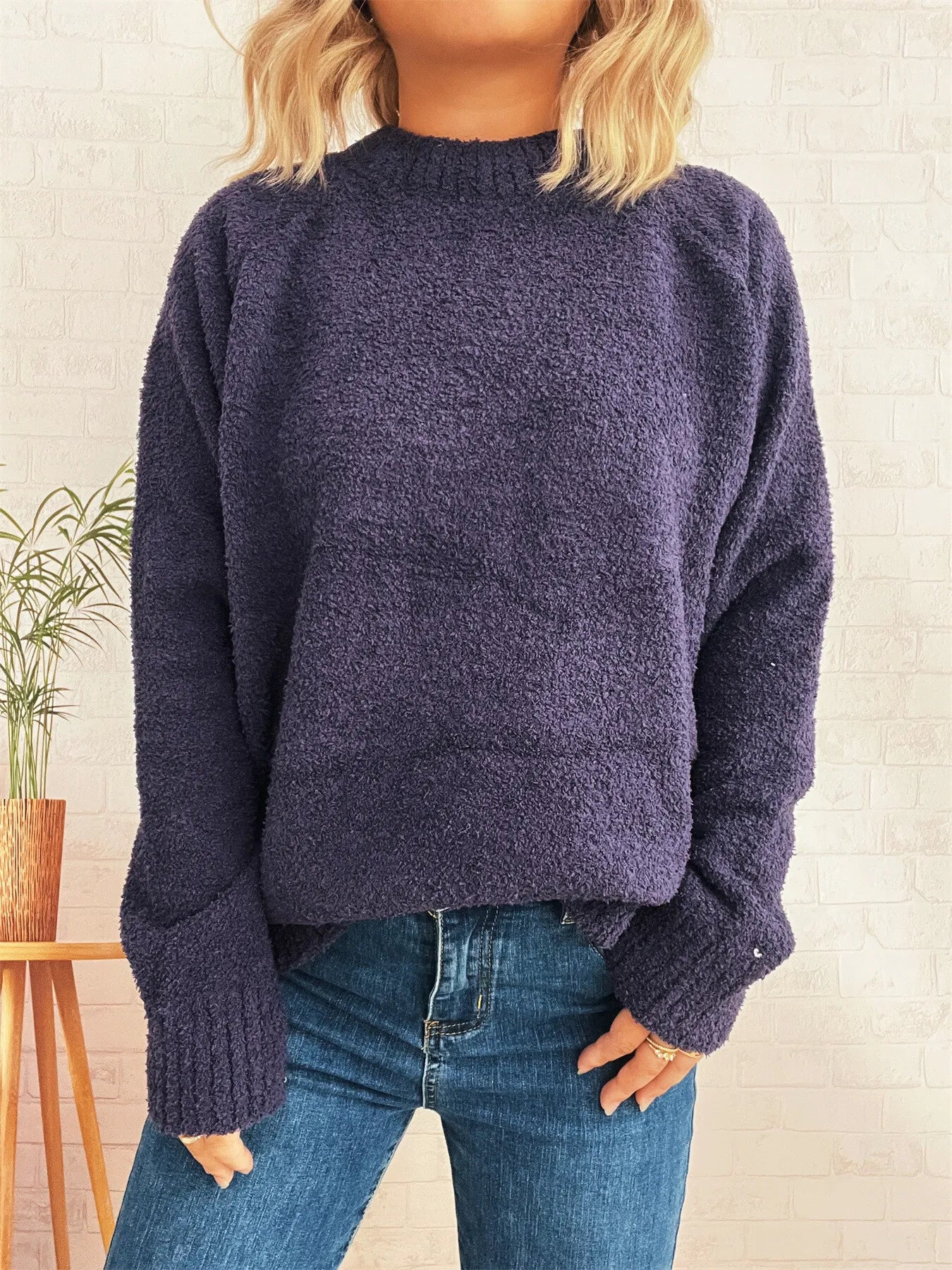 Round Neck Raglan Sleeve Sweater