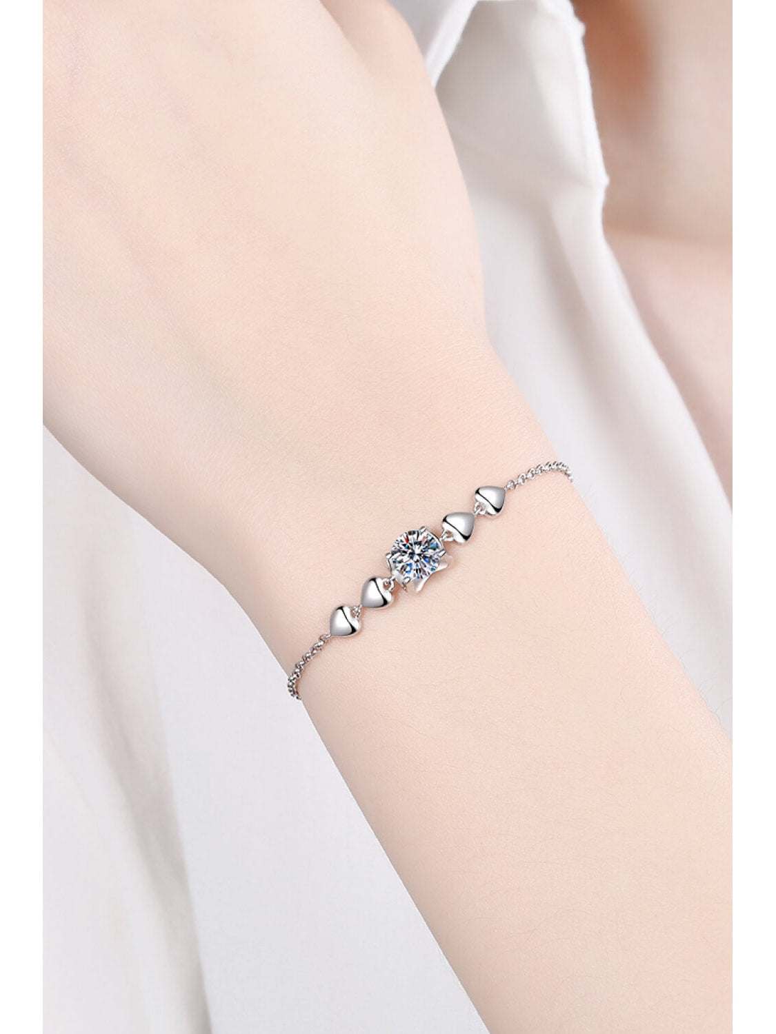 Women 1 Carat Moissanite Heart Bracelet nicholesgifts