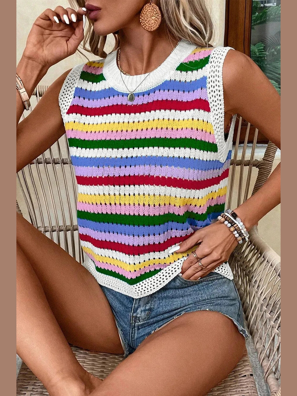 Contrast Round Neck Sweater Vest nicholesgifts