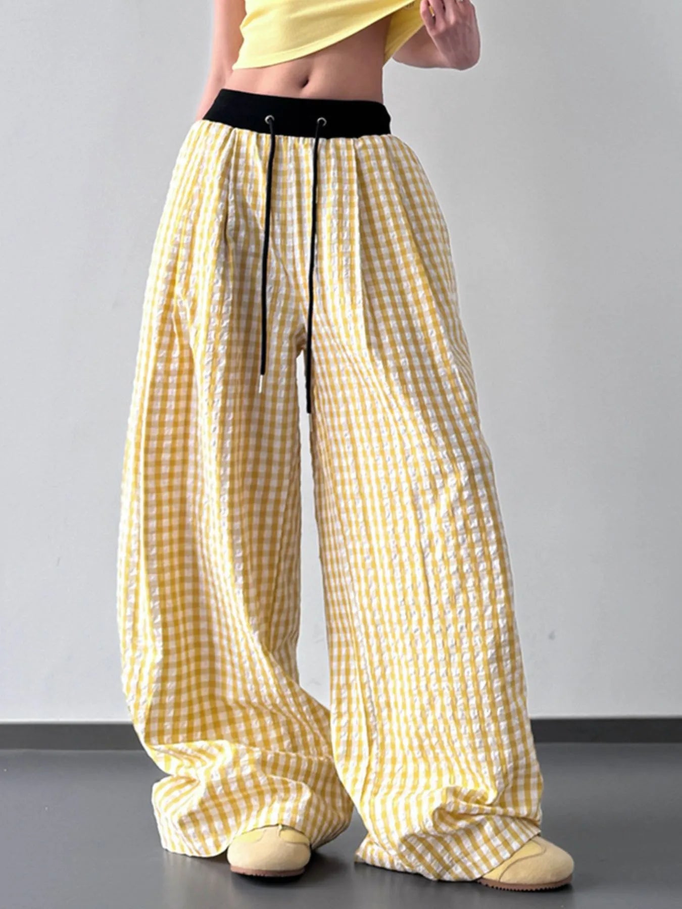 Gingham Wide Leg Drawstring Pants Trendsi