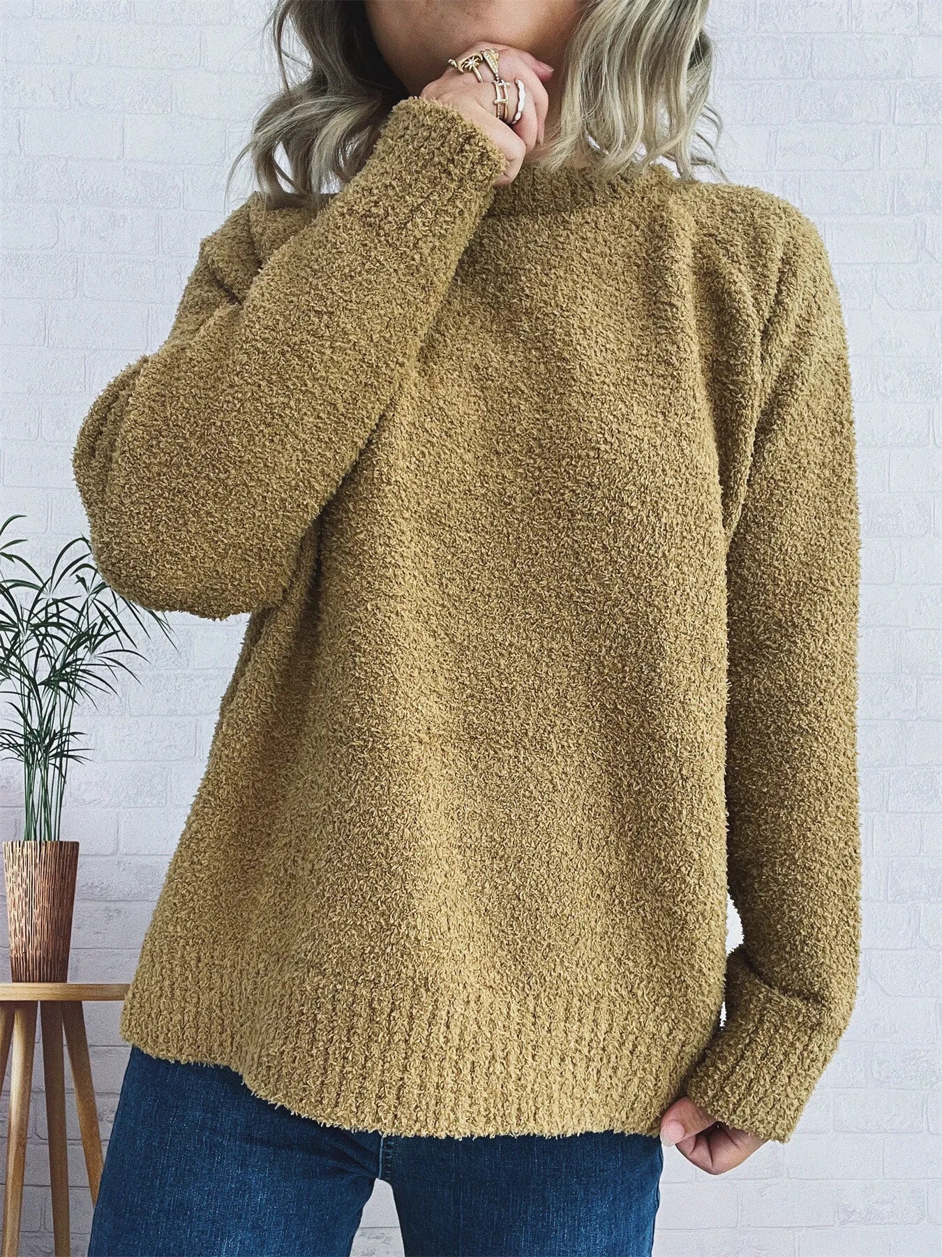 Round Neck Raglan Sleeve Sweater
