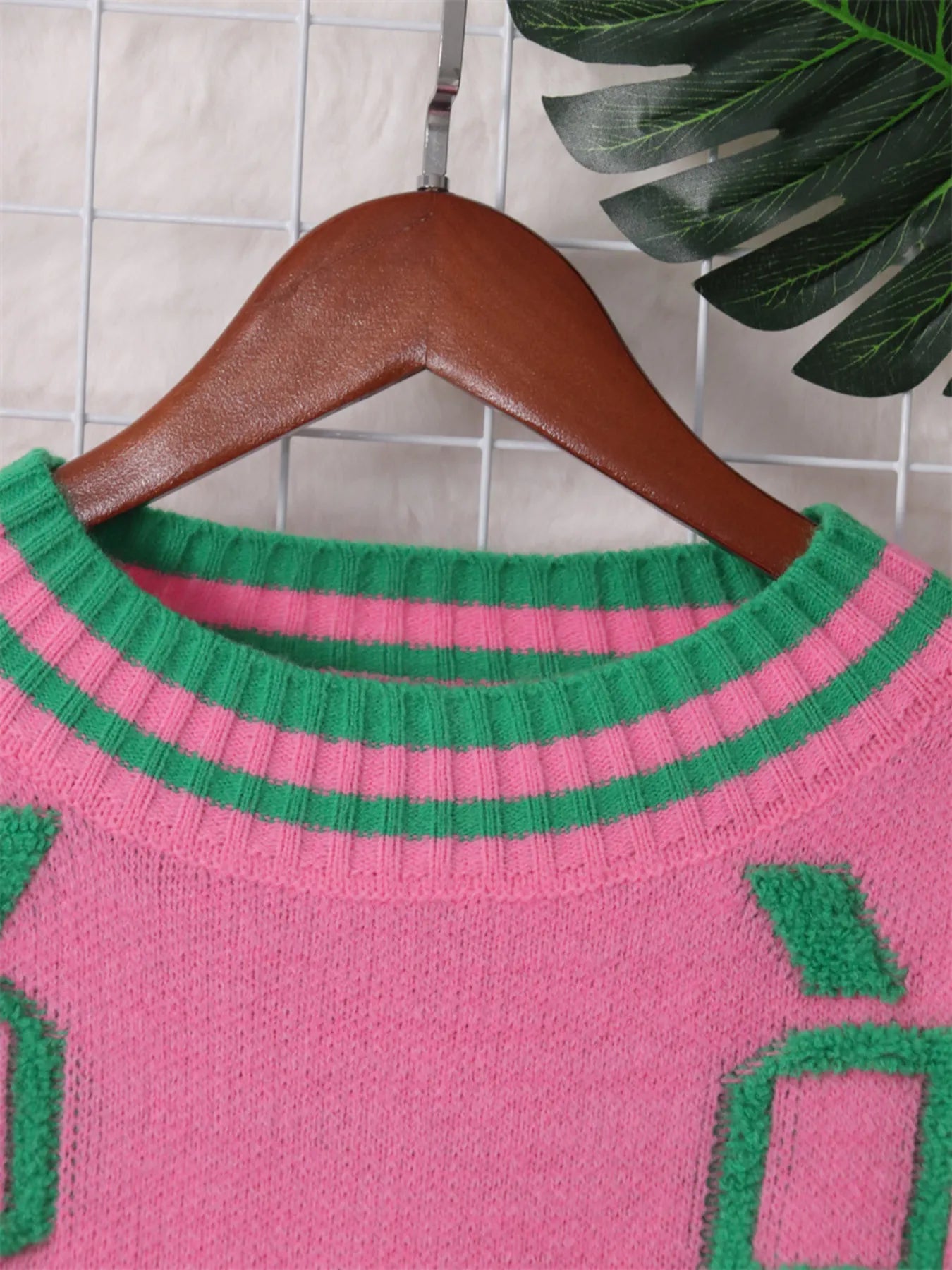 Contrast Round Neck Long Sleeve Sweater