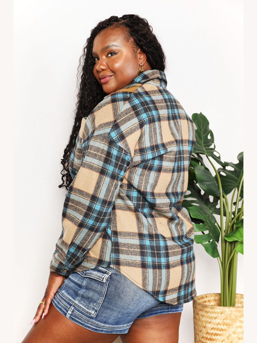 Double Take Plaid Curved Hem Shirt Jacket with Breast Pockets nicholesgifts