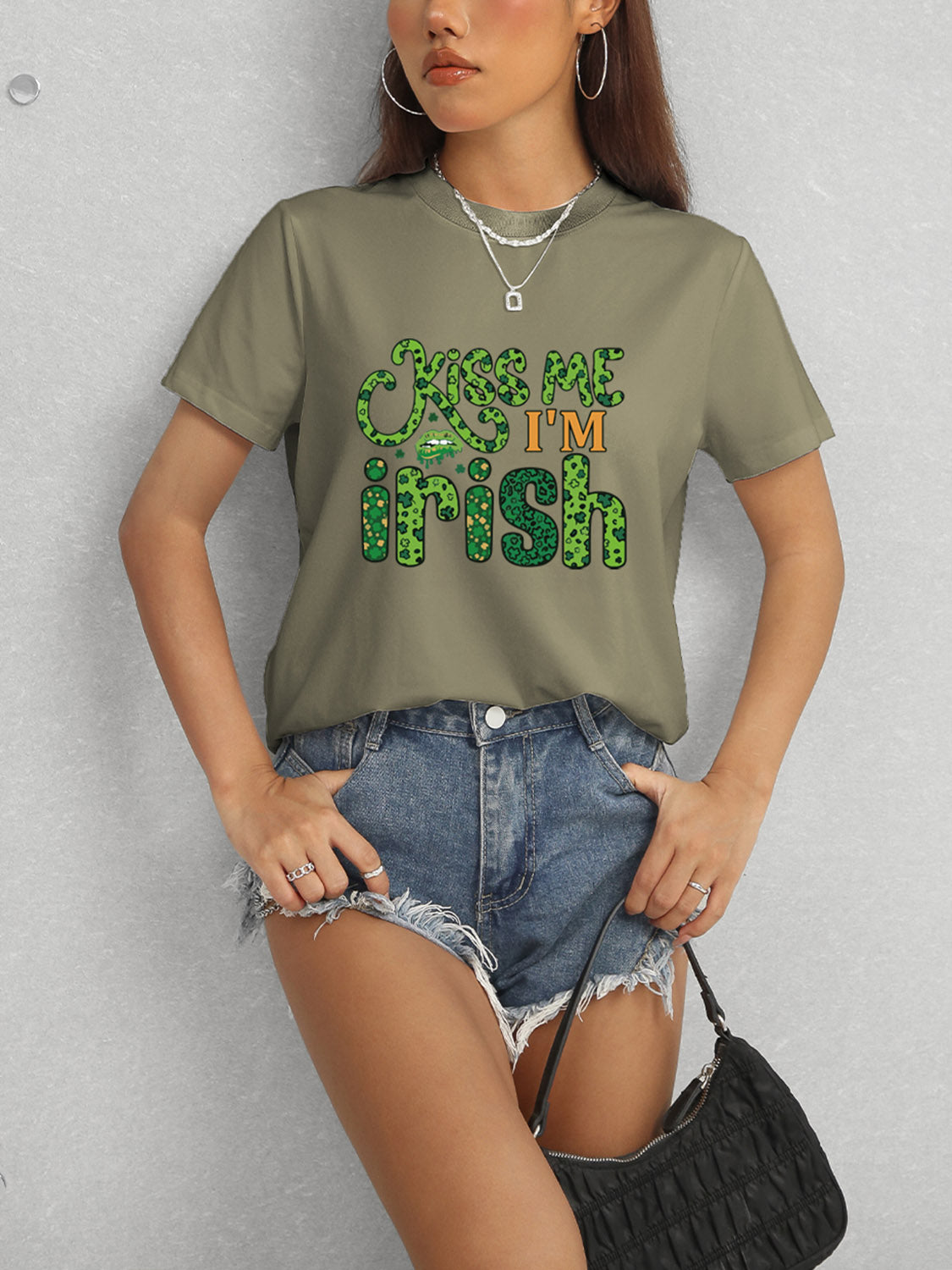 KISS ME I'M IRISH Round Neck T-Shirt nicholesgifts