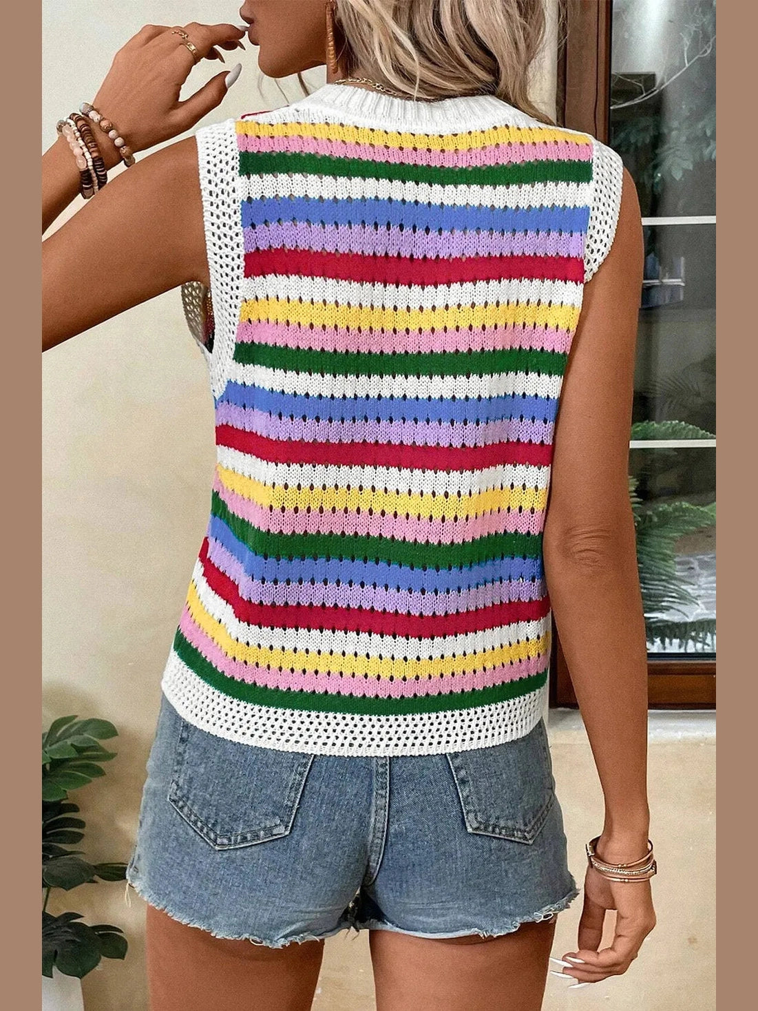 Contrast Round Neck Sweater Vest nicholesgifts