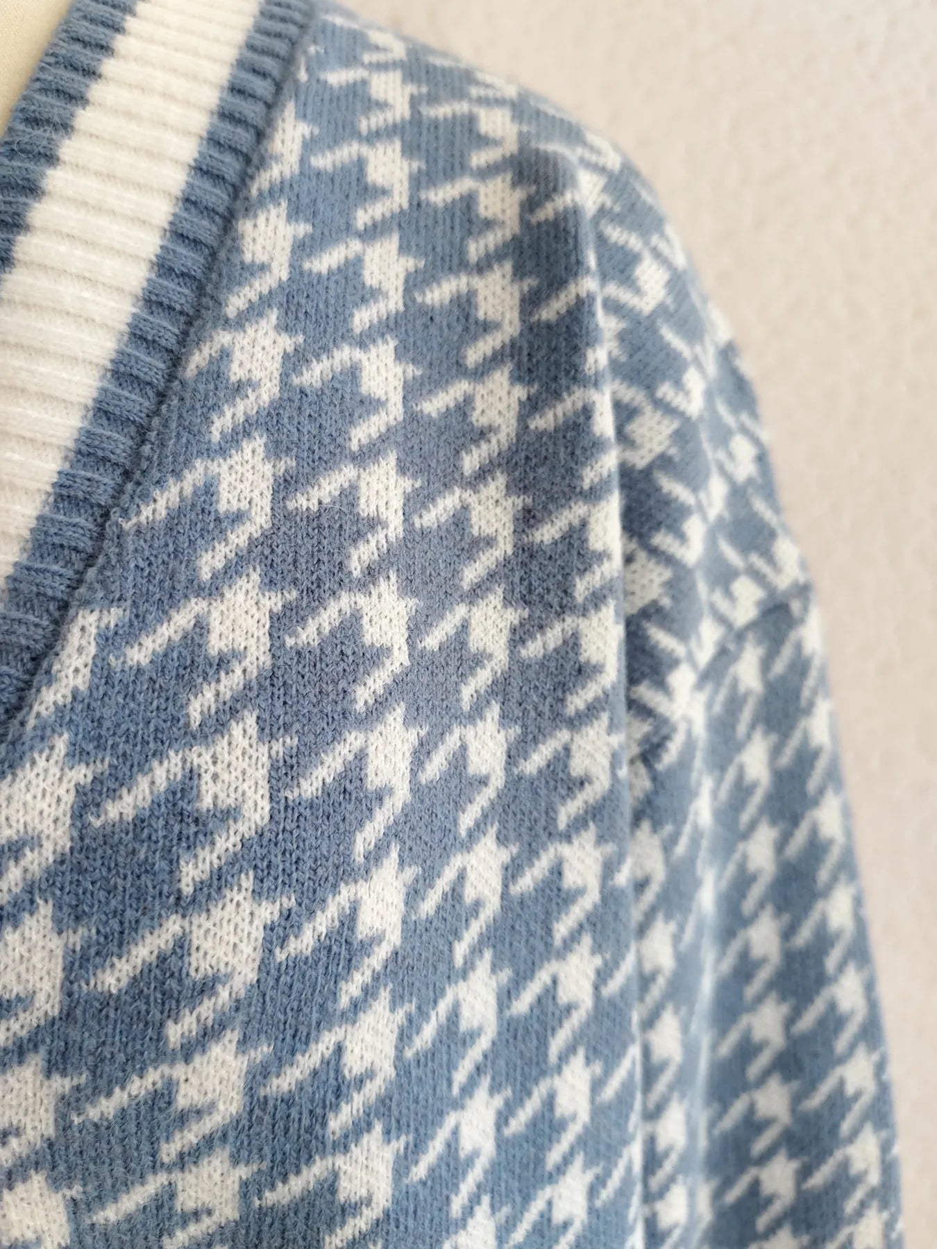 Houndstooth Pattern V-Neck Button-Up Cardigan