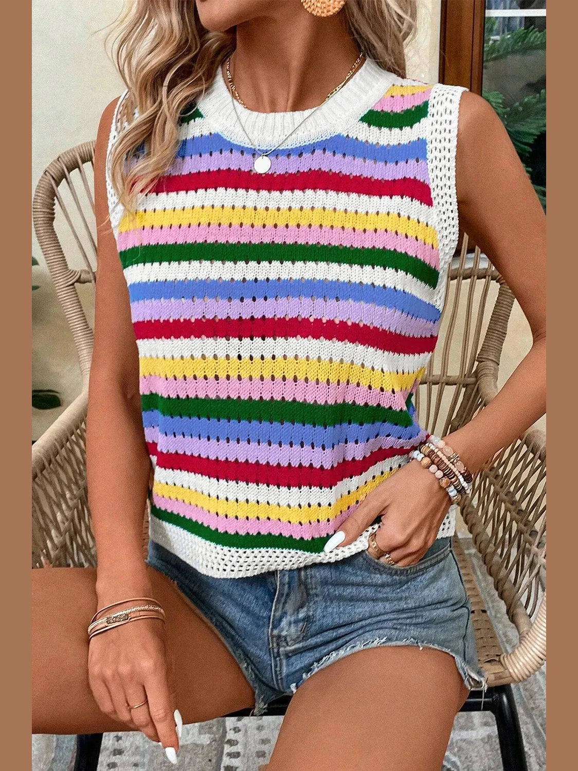 Contrast Round Neck Sweater Vest nicholesgifts