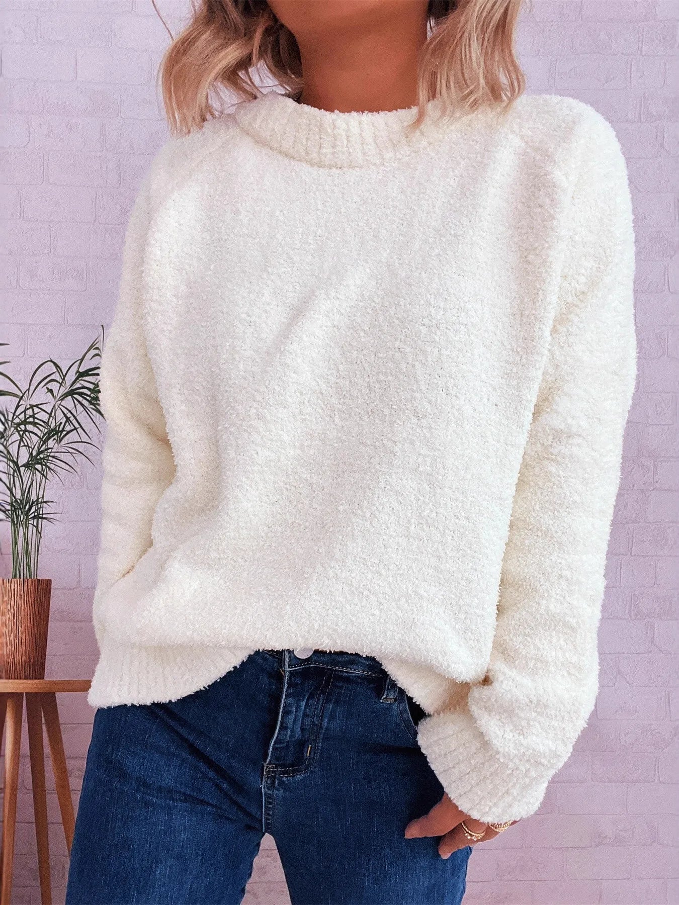 Round Neck Raglan Sleeve Sweater