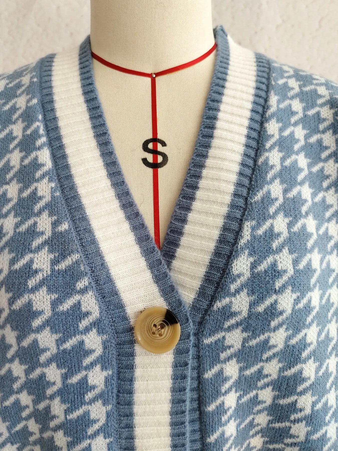 Houndstooth Pattern V-Neck Button-Up Cardigan