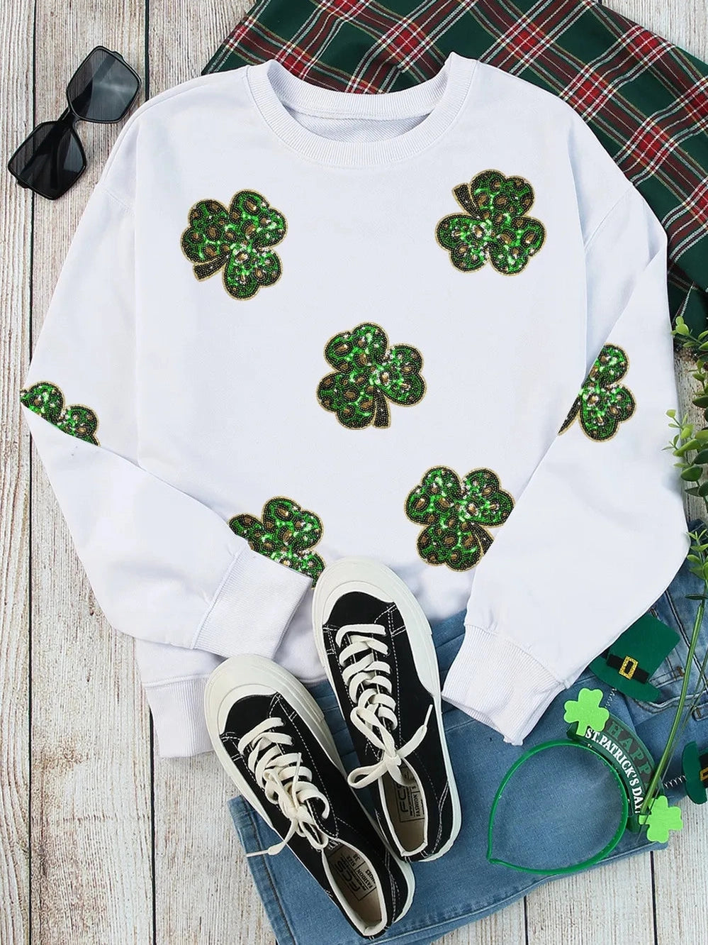 Sequin Lucky Clover Long Sleeve Sweatshirt Trendsi