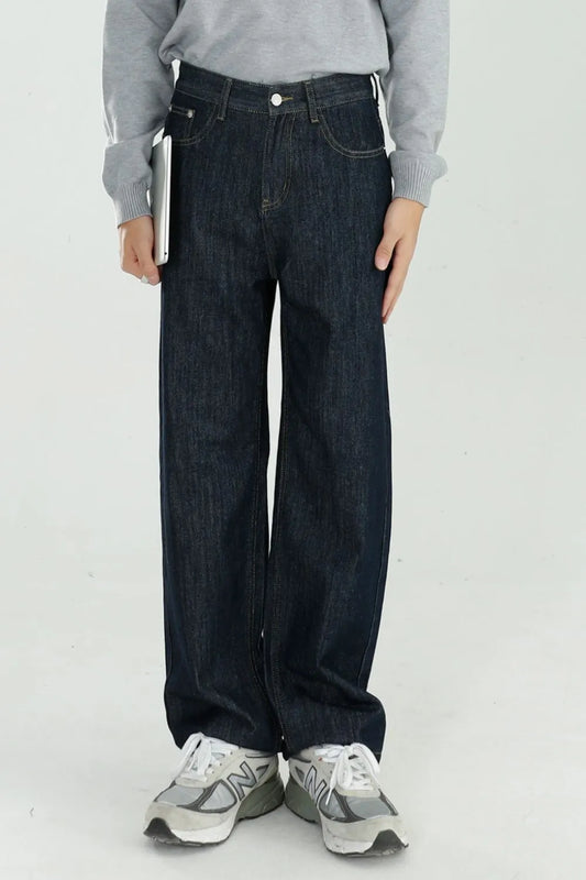Mid Rise Jeans with Pockets