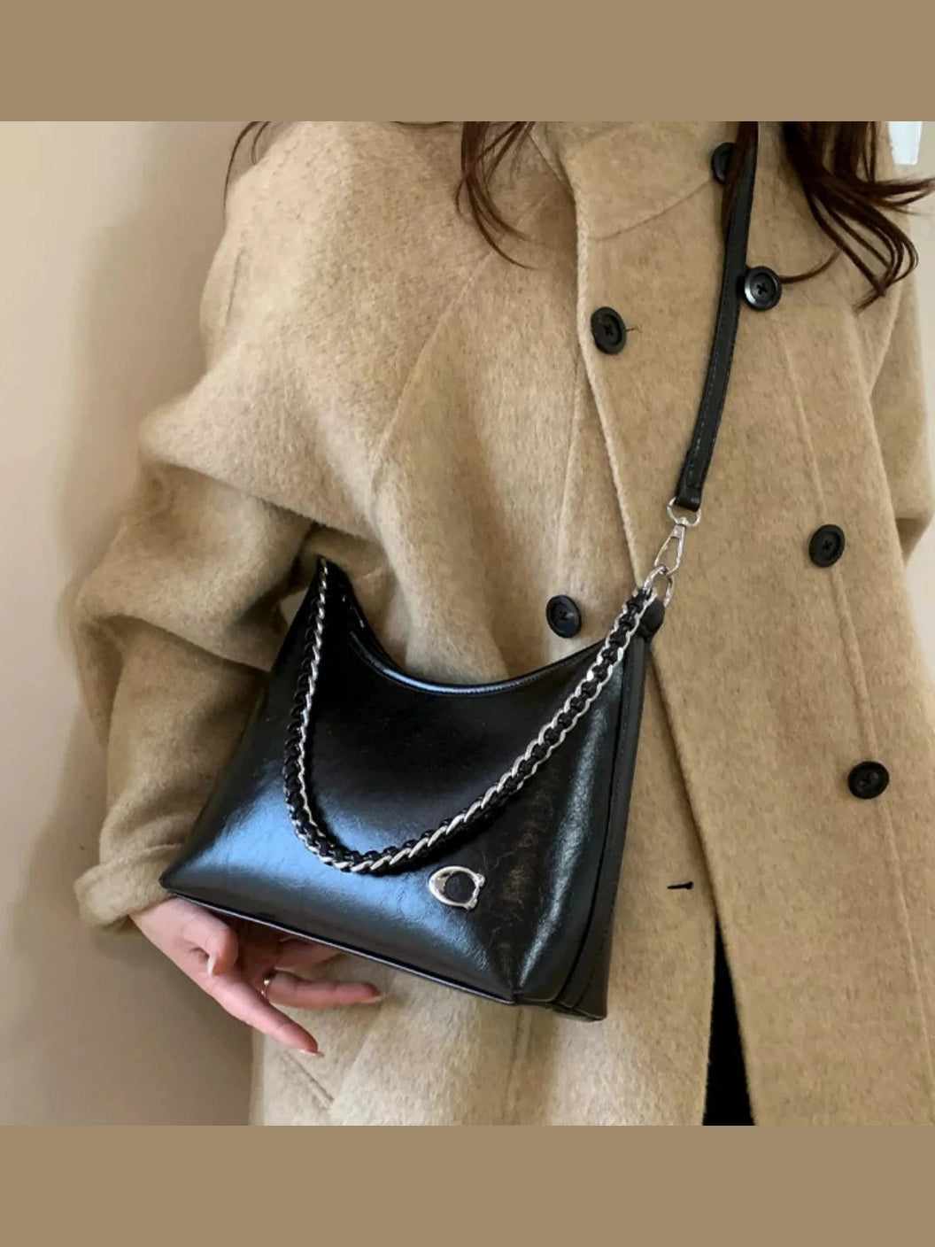 Chic Chain Accent Shoulder Bag nicholesgifts