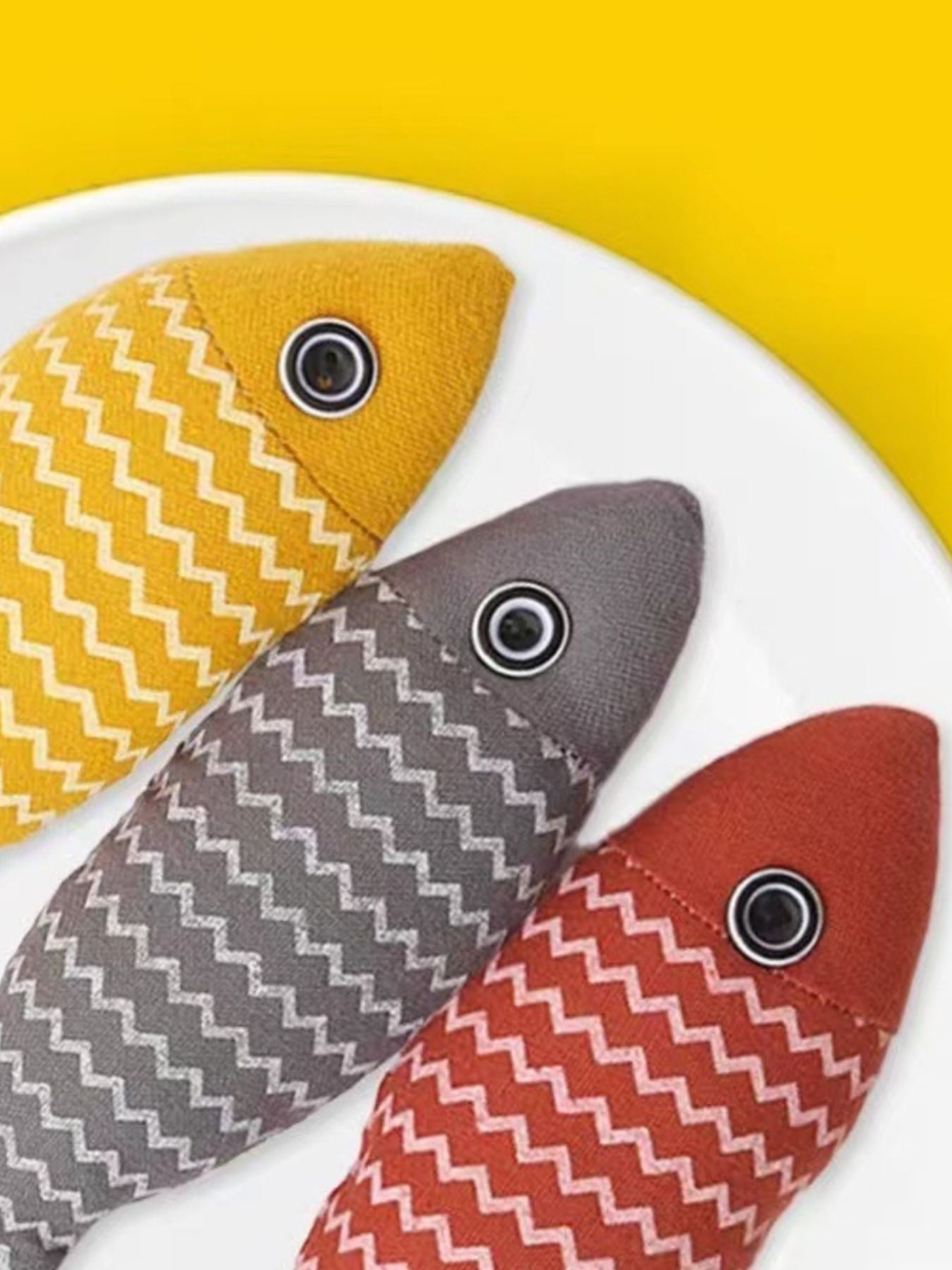 Interactive Fish Shape Pet Plush Toys nicholesgifts