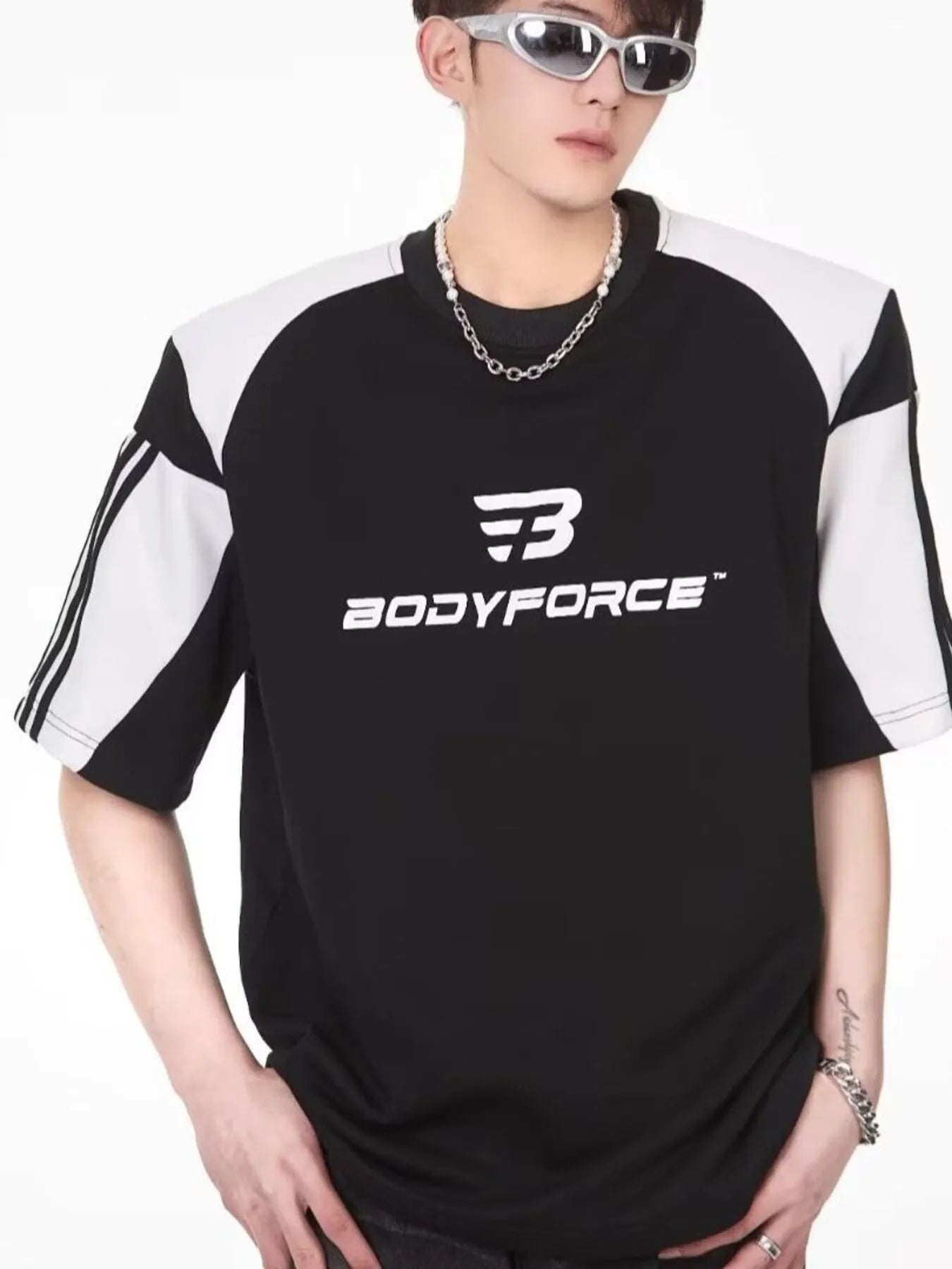 Men's Full Size Contrast Panels Round Neck T-Shirt Plus Size Trendsi