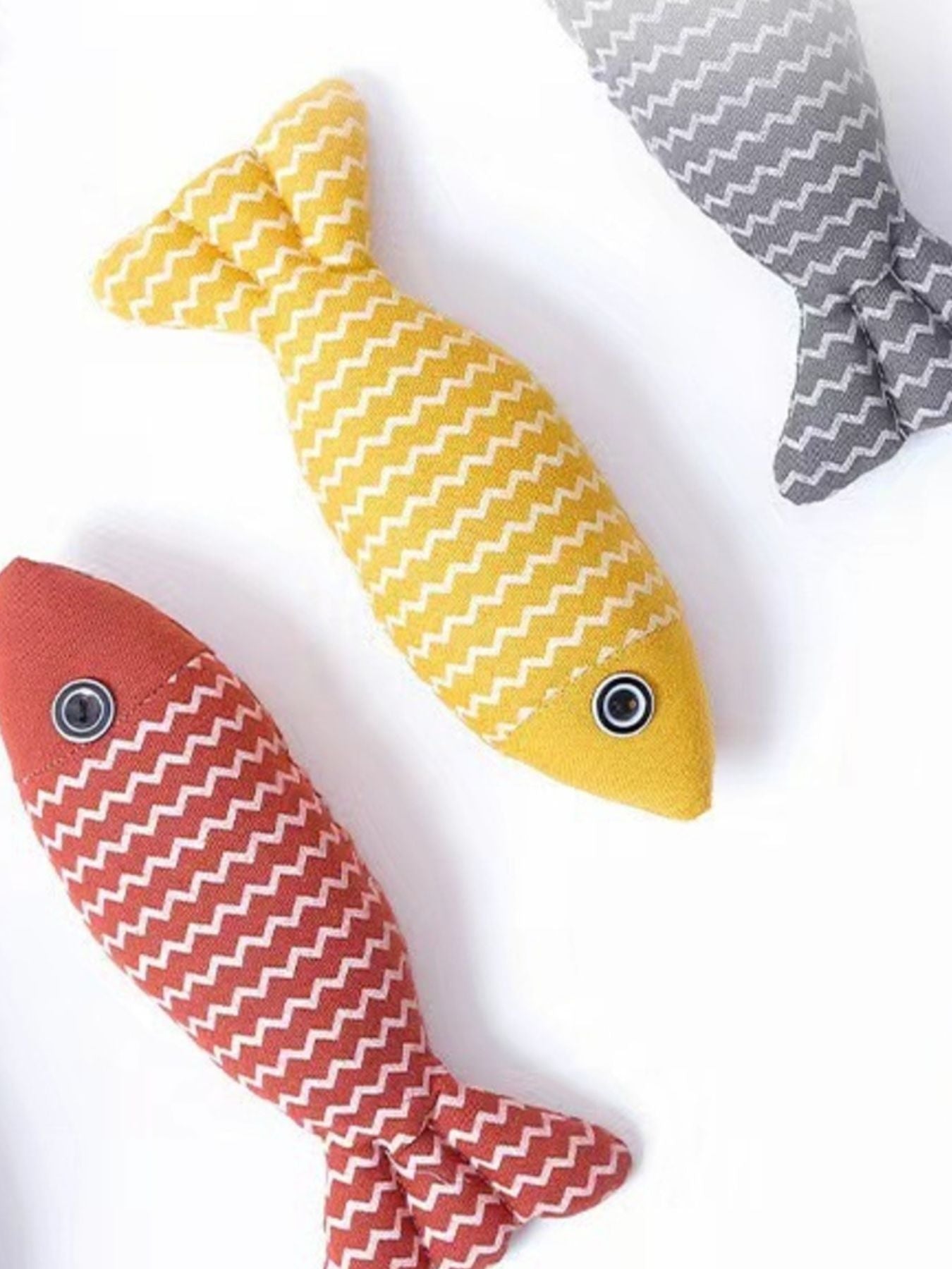 Interactive Fish Shape Pet Plush Toys nicholesgifts