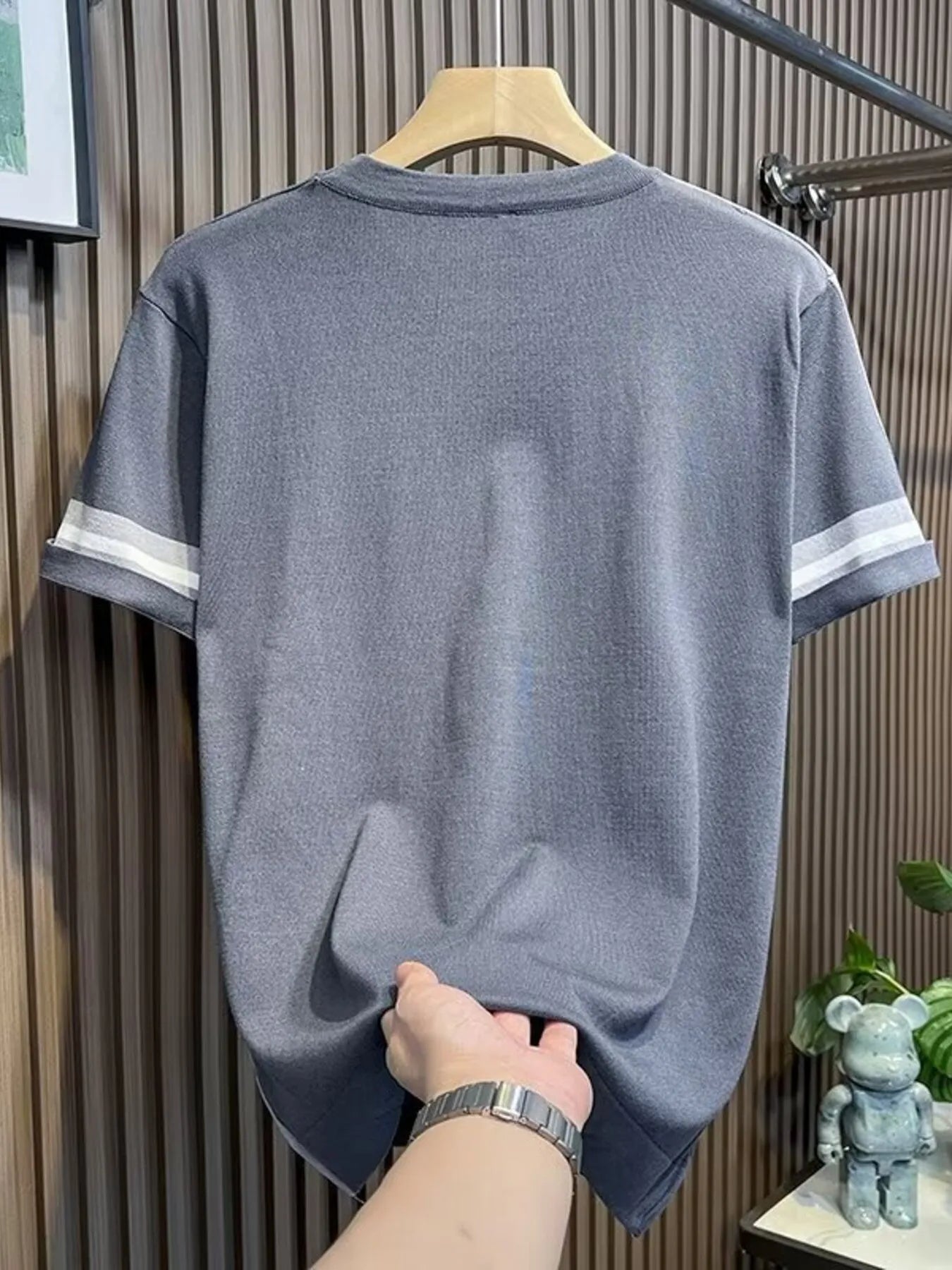 Men's Full Size Contrast Shoulder Stripes Round Neck T-Shirt Plus Size Trendsi