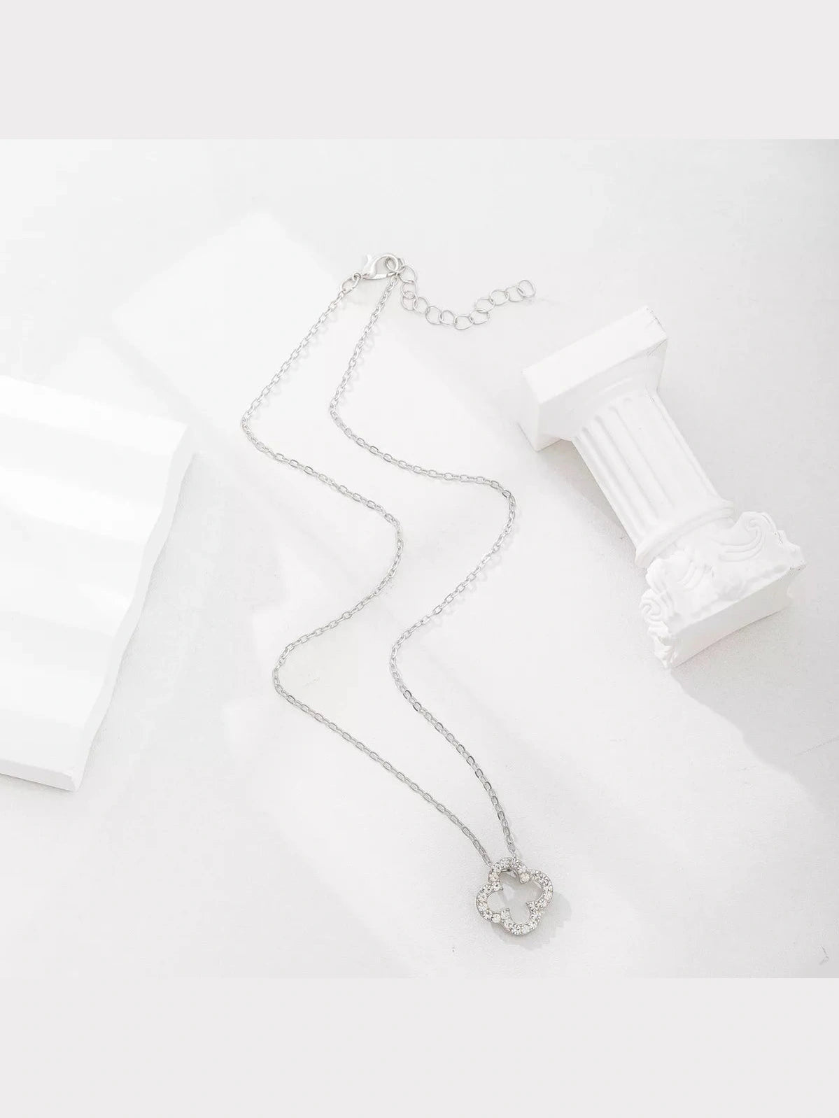 Clover Pendant Necklace Trendsi