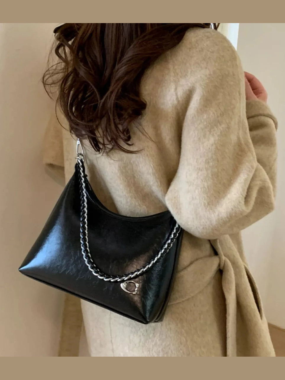 Chic Chain Accent Shoulder Bag nicholesgifts