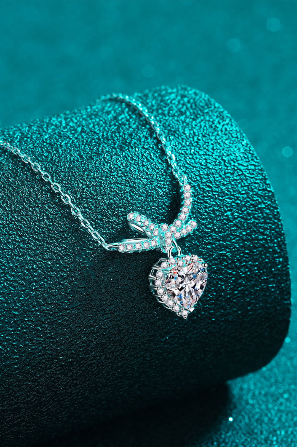 1 Carat Moissanite Heart Pendant Necklace Trendsi