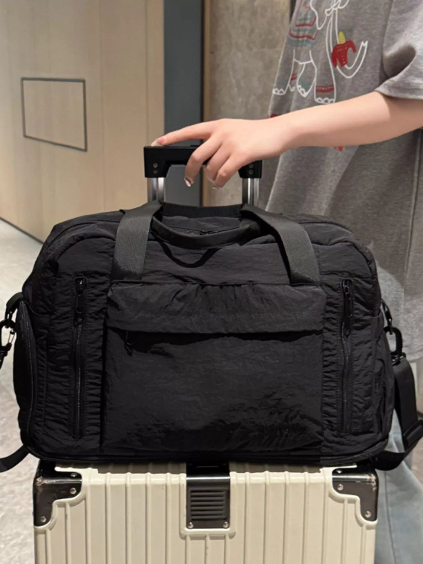 Lightweight Travel Bag with Shoulder Strap nicholesgifts