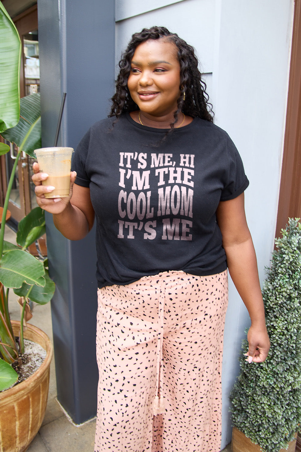 Simply Love Full Size IT'S ME,HI I'M THE COOL MOM IT'S ME Round Neck T-Shirt nicholesgifts